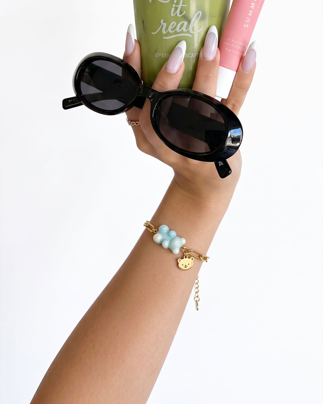 Iced Bleu Matcha – náramek s mentolově modrým medvídkem | Bleu and Blis